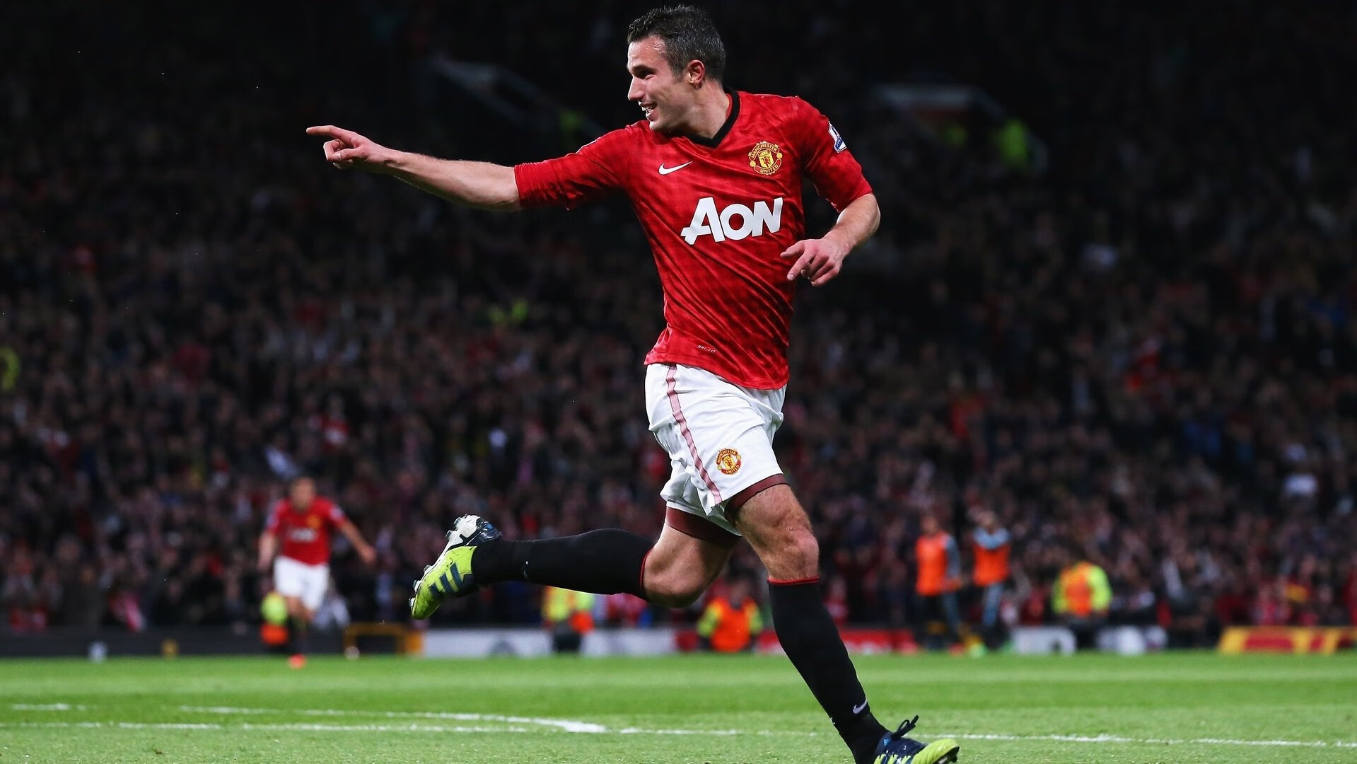 “费尔南多·比亚尔巴的创新踢球为美洲狮队注入新活力”