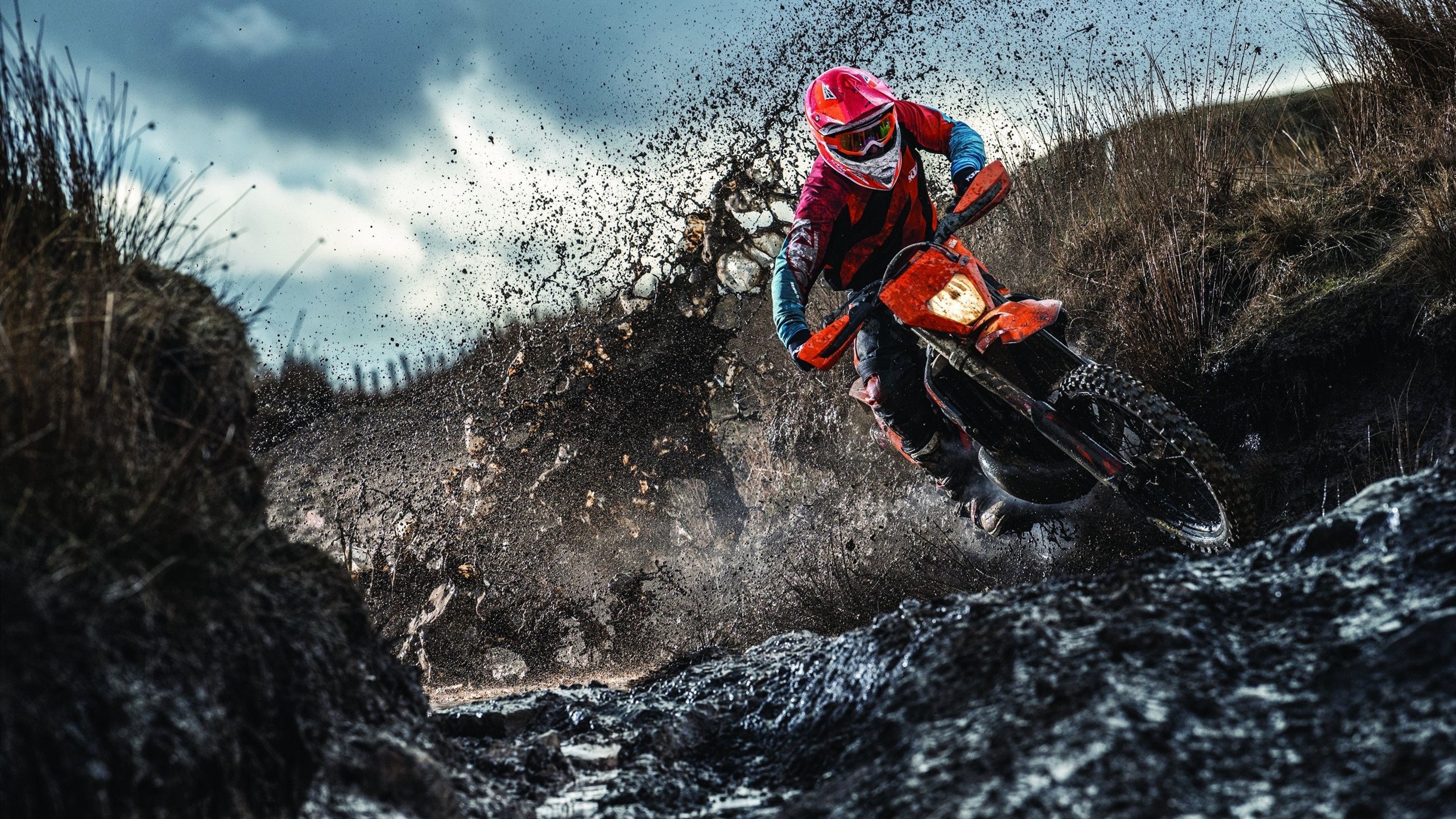 热血瞬间点燃全民激情，激起热血